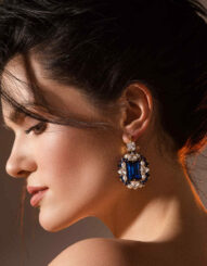 Earing-jewelry-beauty-concept
